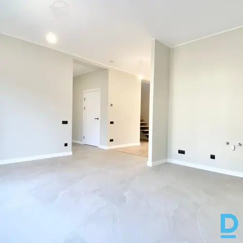 Pārdod mājas Dzintaru iela 4