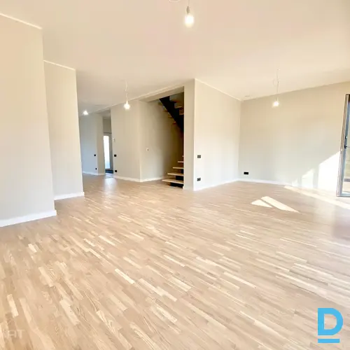 Pārdod mājas Dzintaru iela 4