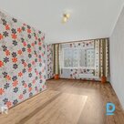 Pārdošanā plašs vienistabas dzīvoklis ar 2 mantu glabātuvēm renovētā ēkā.Dzīvokļ