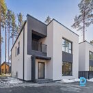 Māja Berģos ar terasi un privātu teritoriju priežu ielokā