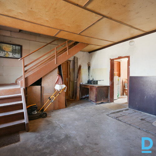 Pārdod māju Strēlnieku iela 41