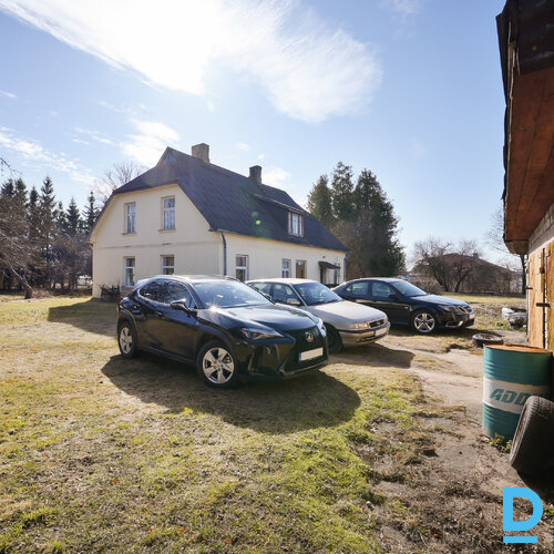 Pārdod māju Strēlnieku iela 41