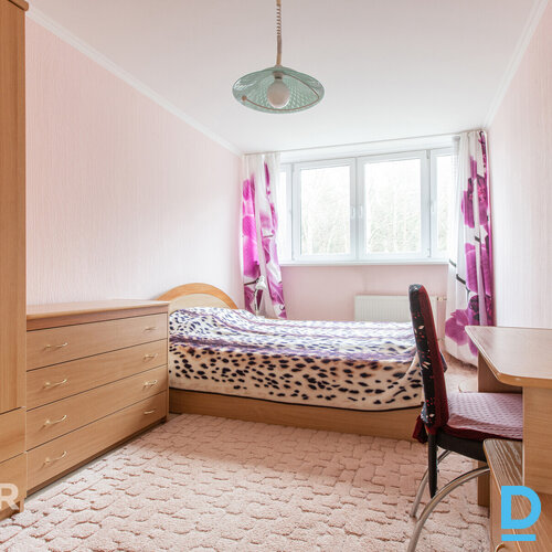 Iespēja iegādāties saulainu un mājīgu 2 istabu dzīvokli Dubultos.Pārdomāta plāno Iespēja iegādāties saulainu un mājīgu 2 istabu dzīvokli Dubultos.Pārdomāta plāno