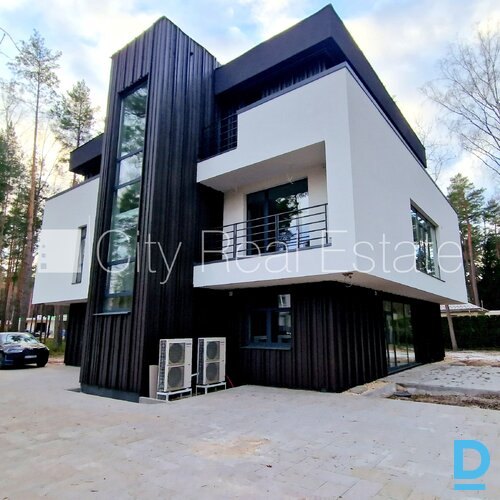 Pārdod dzīvokli Jūrmalā