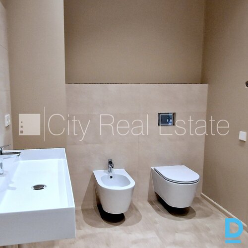 Pārdod dzīvokli Jūrmalā