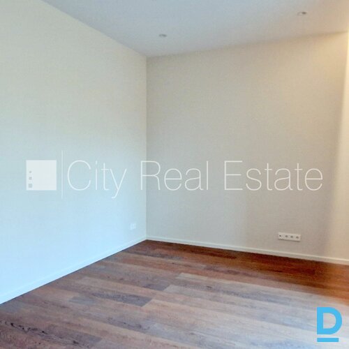 Pārdod dzīvokli Jūrmalā