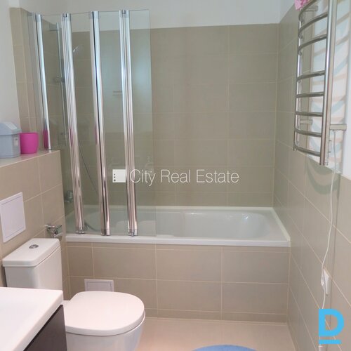 Pārdod dzīvokli Rīgā