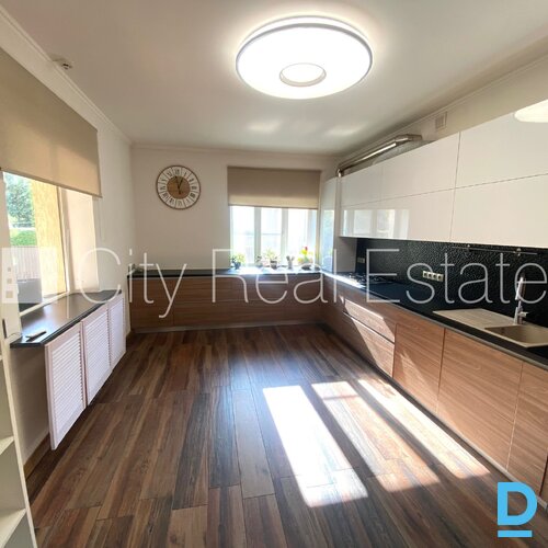 Pārdod māju Rīgā Pārdod māju Rīgā