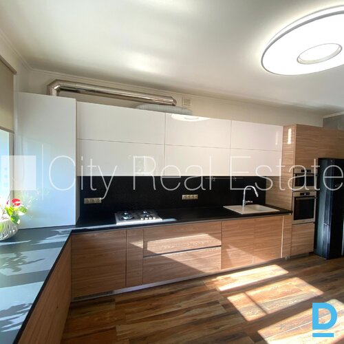 Pārdod māju Rīgā Pārdod māju Rīgā