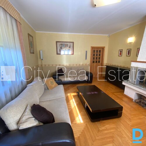 Pārdod māju Rīgā Pārdod māju Rīgā