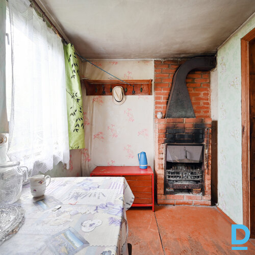 Pārdod māju Sveču iela 13