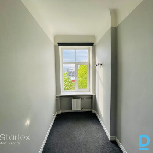 Birojs Rīgas centrā pie Latvijas olimpiskās komitejas Birojs Rīgas centrā pie Latvijas olimpiskās komitejas