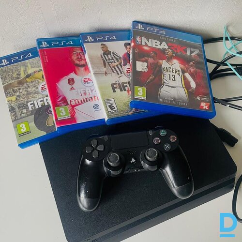 Pārdod Sony PlayStation 4 Slim