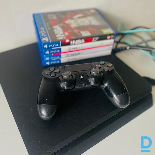 Pārdod Sony PlayStation 4 Slim