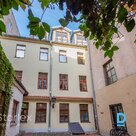 Офис с собственным внутренним двориком в Старой Риге, недалеко от торгового центра «Галлерия Центрс».