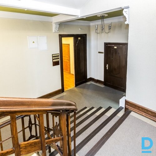 Birojs ar balkonu Rīgas centrā pie Vidzemes tirgus