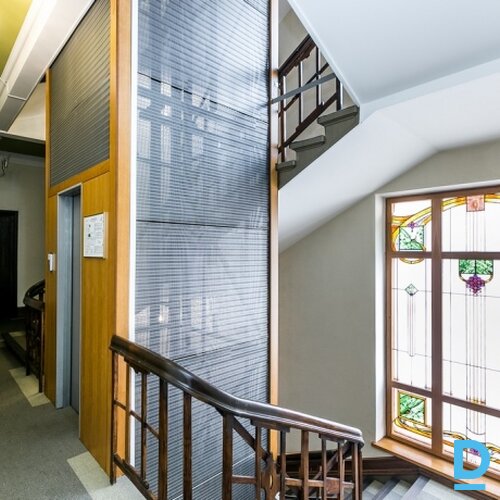 Birojs ar balkonu Rīgas centrā pie Vidzemes tirgus