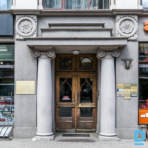 Birojs ar balkonu Rīgas centrā pie Vidzemes tirgus