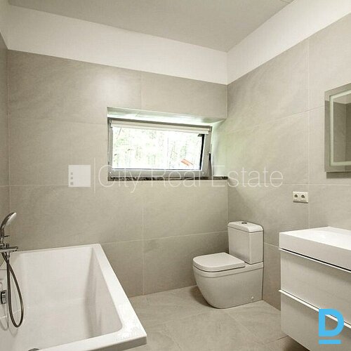 Izīrē dzīvokli Jūrmalā