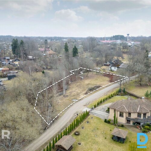 Pārdošanā 2580 m² zemes gabals privātmājas būvniecībai klusā vietā Cēsīs.Zeme at