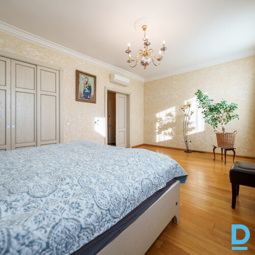 Pārdod dzīvokli Rīga Centrs Riepnieku 2