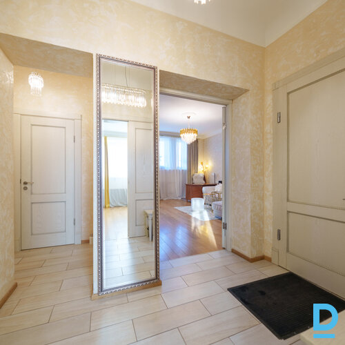 Pārdod dzīvokli Rīga Centrs Riepnieku 2