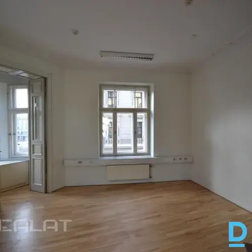 Izīrē biroju Barona iela 13/15