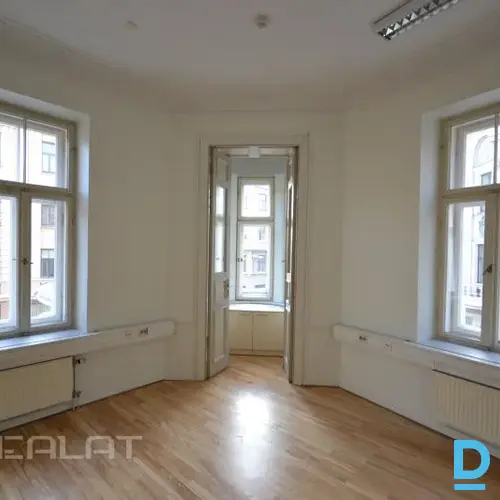 Izīrē biroju Barona iela 13/15