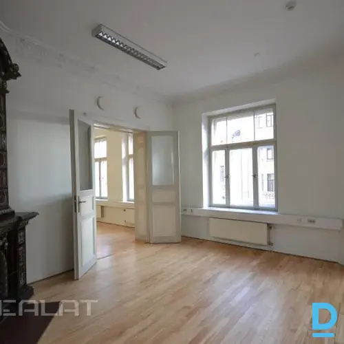 Izīrē biroju Barona iela 13/15