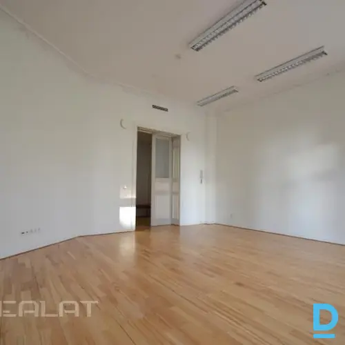 Izīrē biroju Barona iela 13/15