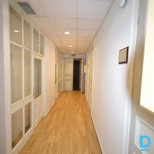 Izīrē biroju Barona iela 13/15