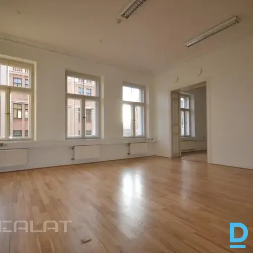 Izīrē biroju Barona iela 13/15