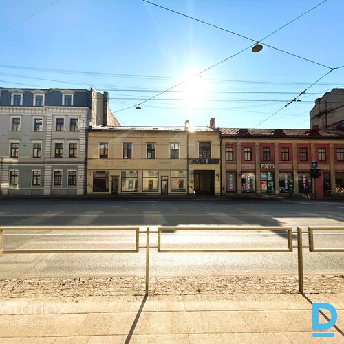 Iznomā telpas uz Brīvības ielas