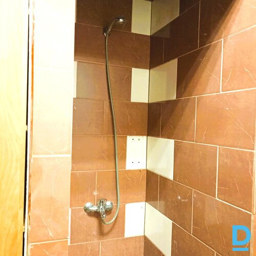 Iznomā telpas uz Brīvības ielas Iznomā telpas uz Brīvības ielas