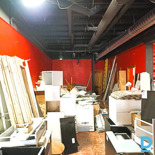 Iznomā telpas uz Brīvības ielas Iznomā telpas uz Brīvības ielas