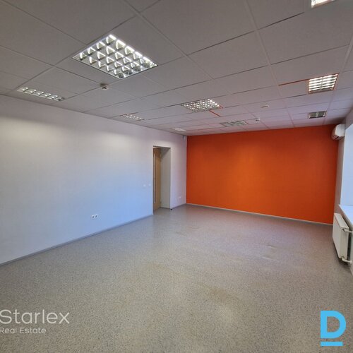 Iespēja Tavam biznesam Jelgavā! Tiek pārdots plašs un funkcionāls nekustamā īpašuma komplekss Jelgavā, Pasta ielā 56 ar vairākām palīgēkām