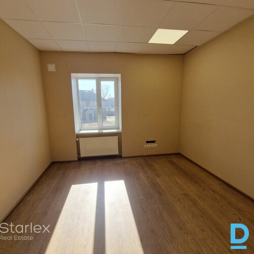 Iespēja Tavam biznesam Jelgavā! Tiek pārdots plašs un funkcionāls nekustamā īpašuma komplekss Jelgavā, Pasta ielā 56 ar vairākām palīgēkām