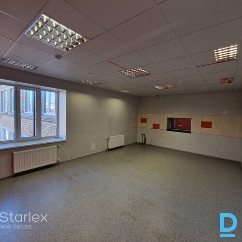 Iespēja Tavam biznesam Jelgavā! Tiek pārdots plašs un funkcionāls nekustamā īpašuma komplekss Jelgavā, Pasta ielā 56 ar vairākām palīgēkām