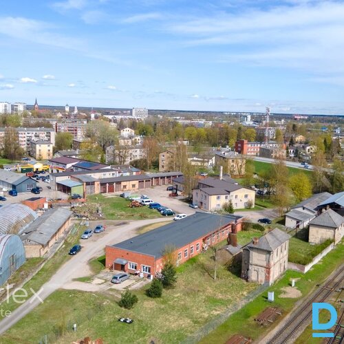 Iespēja Tavam biznesam Jelgavā! Tiek pārdots plašs un funkcionāls nekustamā īpašuma komplekss Jelgavā, Pasta ielā 56 ar vairākām palīgēkām