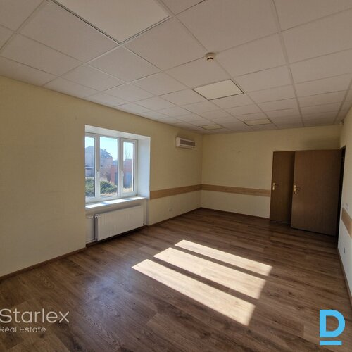 Iespēja Tavam biznesam Jelgavā! Tiek pārdots plašs un funkcionāls nekustamā īpašuma komplekss Jelgavā, Pasta ielā 56 ar vairākām palīgēkām