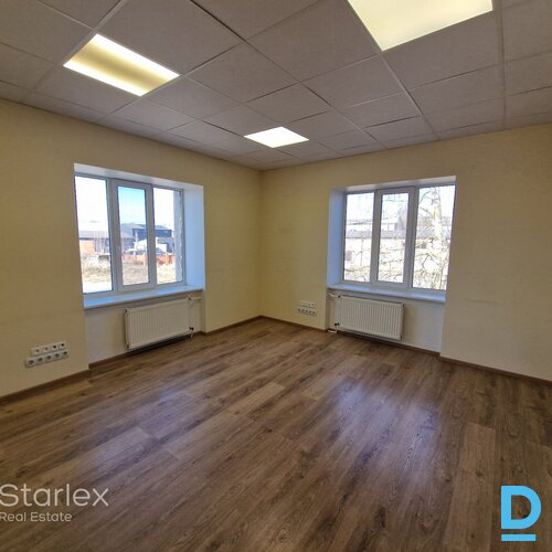 Iespēja Tavam biznesam Jelgavā! Tiek pārdots plašs un funkcionāls nekustamā īpašuma komplekss Jelgavā, Pasta ielā 56 ar vairākām palīgēkām