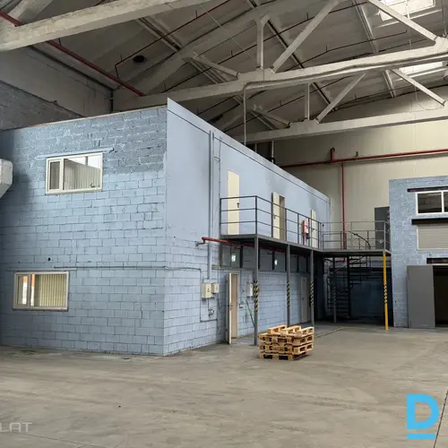 Izīrē noliktavas Aviācijas iela 18