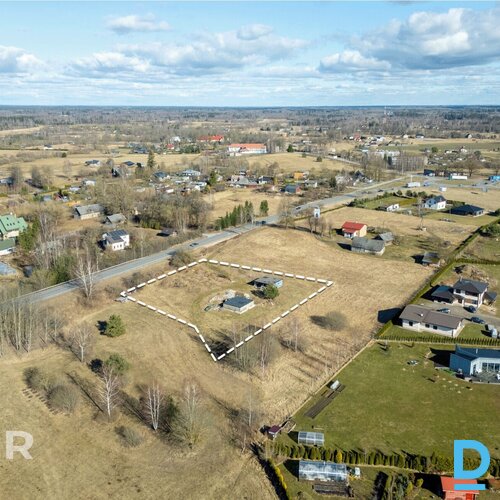 Pārdošanā 5000 m² zemes gabals privātai apbūvei Tīnūžos.Galvenie izmantošanas ve