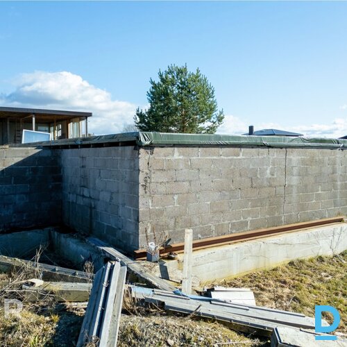 Pārdošanā 5000 m² zemes gabals privātai apbūvei Tīnūžos.Galvenie izmantošanas ve