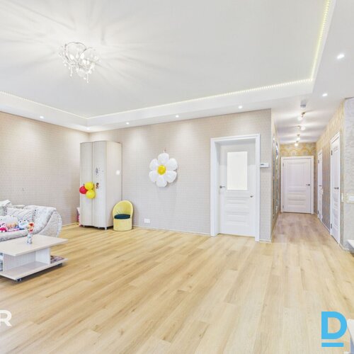 Pārdošanā divstāvu privātmāja ar 646 m² zemes gabalu klusā vietā Ogrē.Māja celta