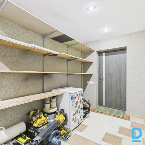 Pārdošanā divstāvu privātmāja ar 646 m² zemes gabalu klusā vietā Ogrē.Māja celta