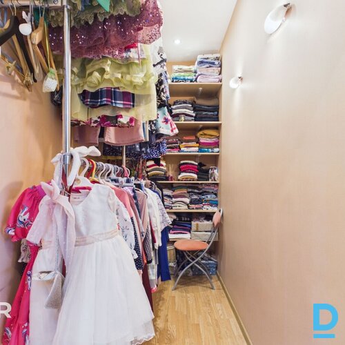 Pārdošanā divstāvu privātmāja ar 646 m² zemes gabalu klusā vietā Ogrē.Māja celta