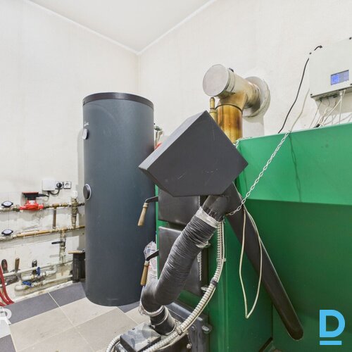 Pārdošanā divstāvu privātmāja ar 646 m² zemes gabalu klusā vietā Ogrē.Māja celta