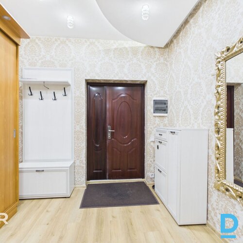 Pārdošanā divstāvu privātmāja ar 646 m² zemes gabalu klusā vietā Ogrē.Māja celta