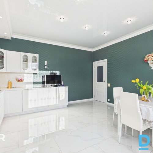 Pārdošanā divstāvu privātmāja ar 646 m² zemes gabalu klusā vietā Ogrē.Māja celta